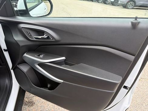 New 2026 Chevrolet Trax LS FWD image 21