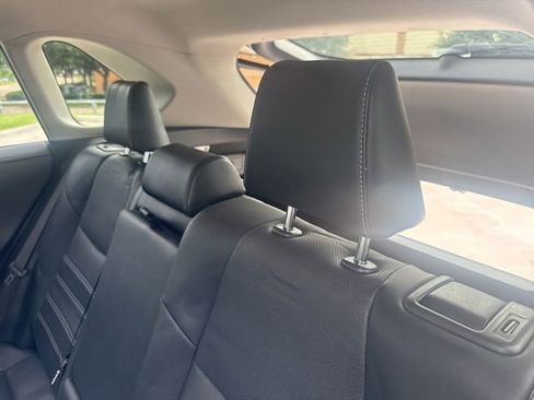 Used 2019 Toyota RAV4 Limited w/ Cold Weather Package FWD image 10