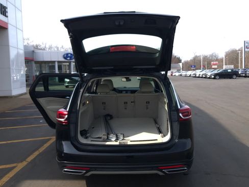 Used 2018 Buick Regal Essence w/ Driver Confidence Package #1 image 35