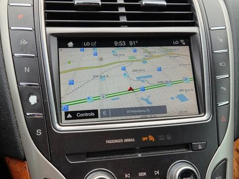 Used 2018 Lincoln MKX Reserve w/ Driver Assistance Package FWD image 24