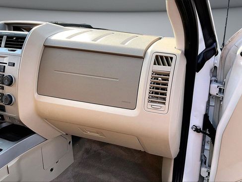 Used 2010 Ford Escape XLT FWD image 24