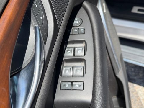 Used 2019 Cadillac Escalade ESV Luxury AWD/4WD image 30