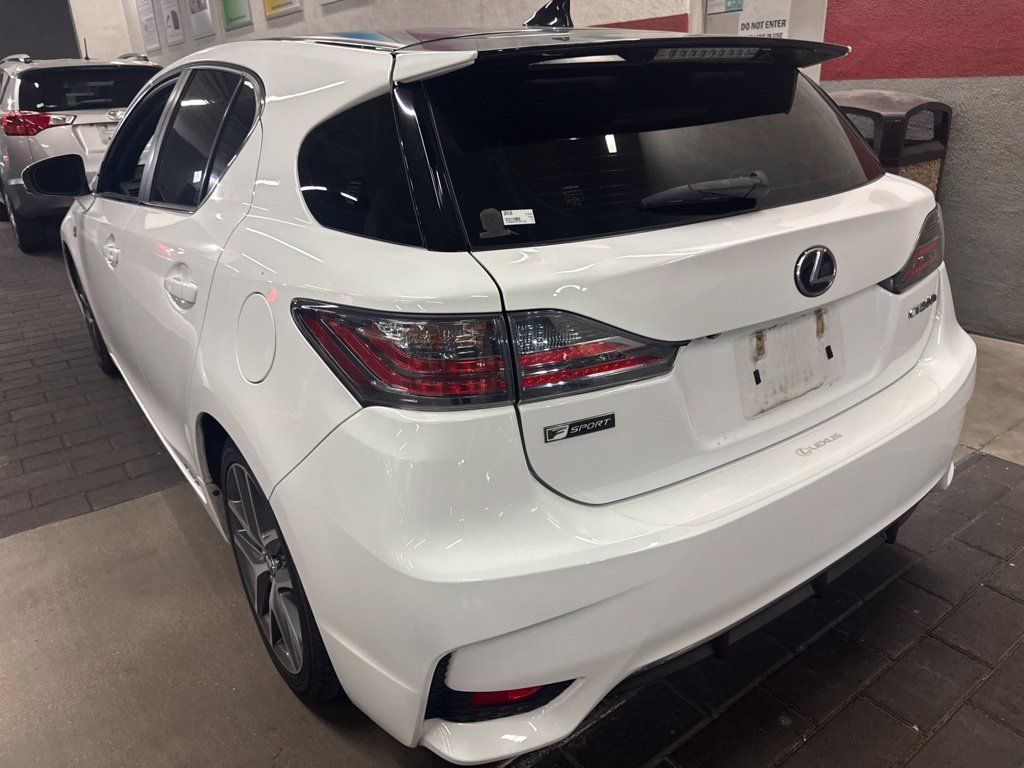Used 2015 Lexus CT 200h w/ Navigation Package FWD image 4