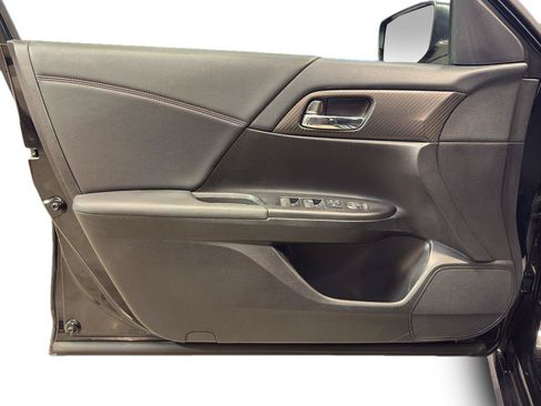 Used 2017 Honda Accord Sport Special Edition image 15