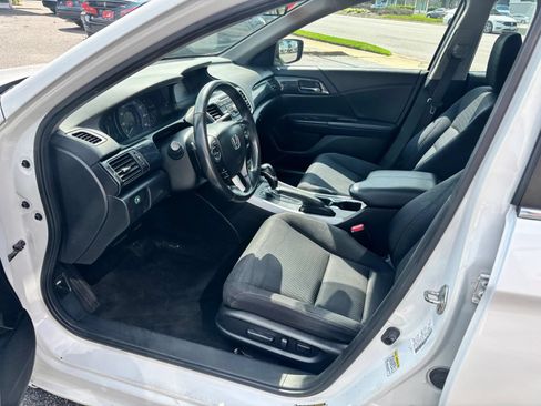 Used 2015 Honda Accord Sport image 11