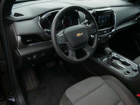 Used 2023 Chevrolet Traverse LT AWD/4WD image 19