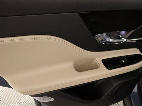 New 2026 Lincoln Corsair Reserve image 18