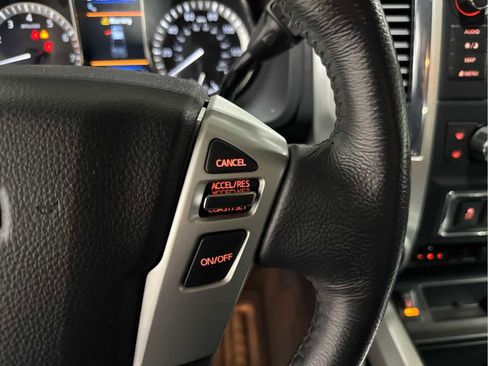 Used 2019 Nissan Titan SL w/ Off-Road Package image 15