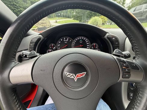 Used 2007 Chevrolet Corvette Coupe w/ Preferred Equipment Group RWD image 28