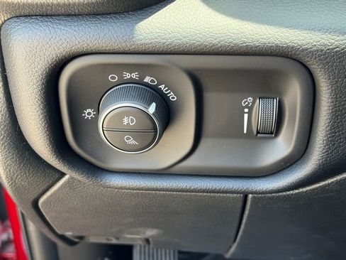 New 2026 RAM 2500 Big Horn AWD/4WD image 32