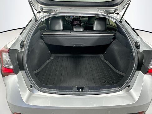 Used 2020 Toyota Prius XLE FWD image 27