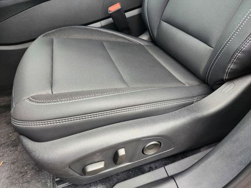 New 2025 Chevrolet Blazer EV LT image 12