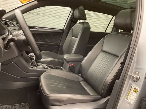 Used 2022 Volkswagen Tiguan SE R-Line image 20