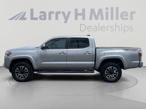 Used 2021 Toyota Tacoma TRD Sport w/ Technology Package AWD/4WD image 2
