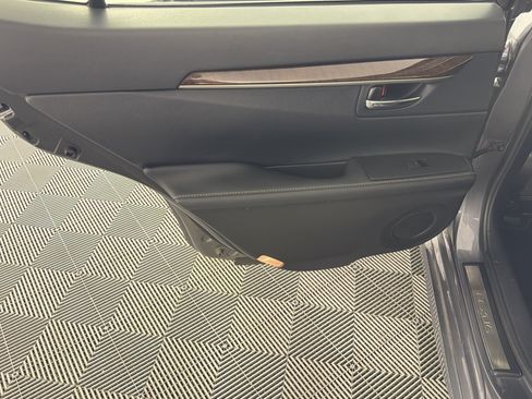 Used 2015 Lexus ES 350 w/ Premium Package FWD image 24