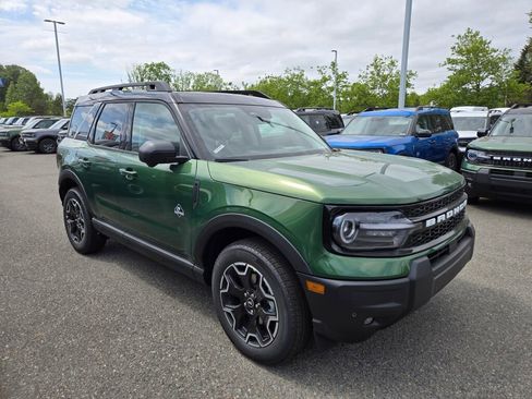 New 2025 Ford Bronco Sport Outer Banks w/ Outer Banks Tech Package+ AWD/4WD image 3