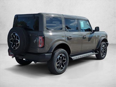 New 2025 Ford Bronco Outer Banks image 2
