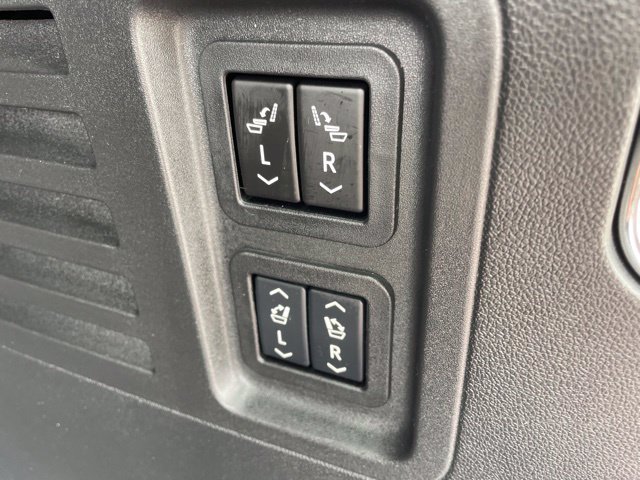 Used 2025 Buick Enclave Avenir w/ Super Cruise Package FWD image 46