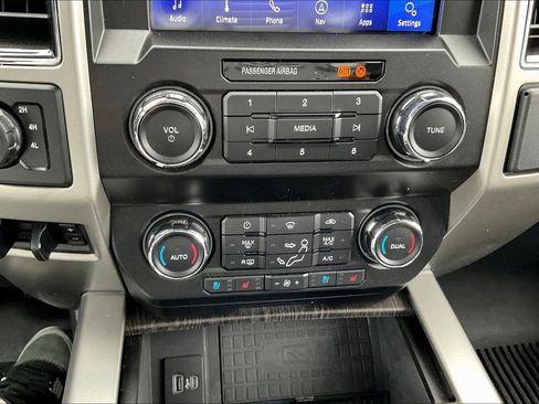 Certified 2021 Ford F450 Lariat w/ Lariat Ultimate Package image 16