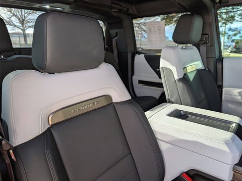 Used 2024 GMC Hummer EV 3X image 21