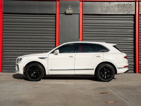 Used 2022 Bentley Bentayga image 4