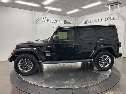 Used 2019 Jeep Wrangler Unlimited Sahara image 4