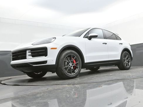 New 2025 Porsche Cayenne S image 40