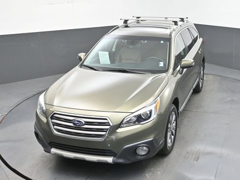 Used 2017 Subaru Outback 3.6R Touring AWD/4WD image 28