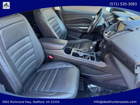 Used 2017 Ford Escape Titanium AWD/4WD image 19