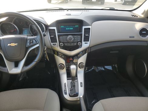 Used 2012 Chevrolet Cruze LT image 10