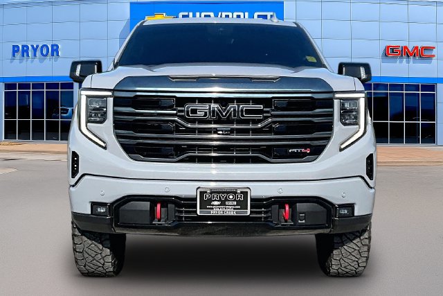 Used 2024 GMC Sierra 1500 AT4 w/ Technology Package AWD/4WD image 2