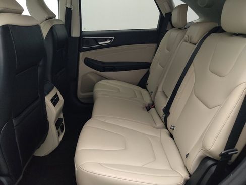 Used 2022 Ford Edge Titanium AWD/4WD image 18