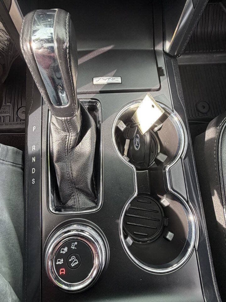 Used 2018 Ford Explorer Platinum AWD/4WD image 25