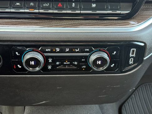 Used 2023 Chevrolet Silverado 1500 LT image 25