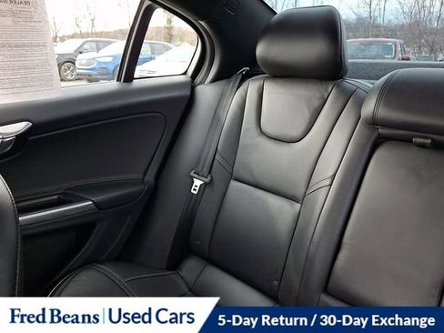Used 2016 Volvo S60 T6 R-Design Platinum image 19