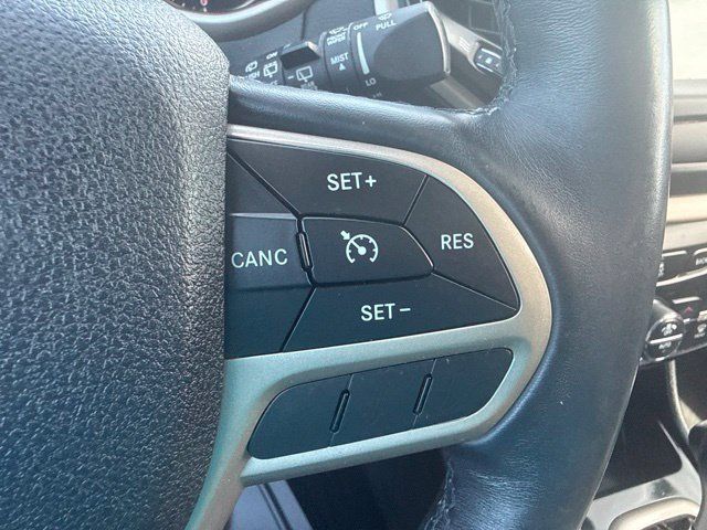 Used 2017 Jeep Cherokee Limited FWD image 20