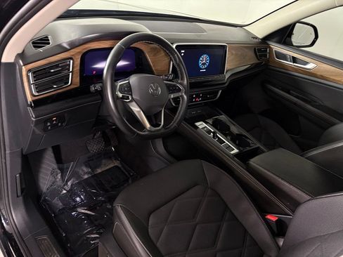Used 2024 Volkswagen Atlas SE FWD image 17