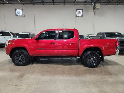 Used 2022 Toyota Tacoma SR5 RWD image 7