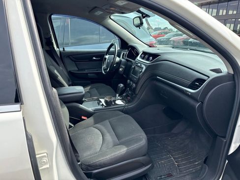 Used 2015 Chevrolet Traverse LT w/ Style and Technology Package AWD/4WD image 3