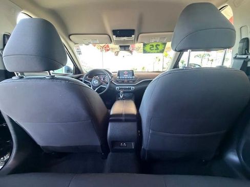Certified 2025 Nissan Altima 2.5 SV FWD image 12
