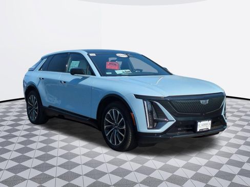 Certified 2024 Cadillac Lyriq Sport AWD/4WD image 3