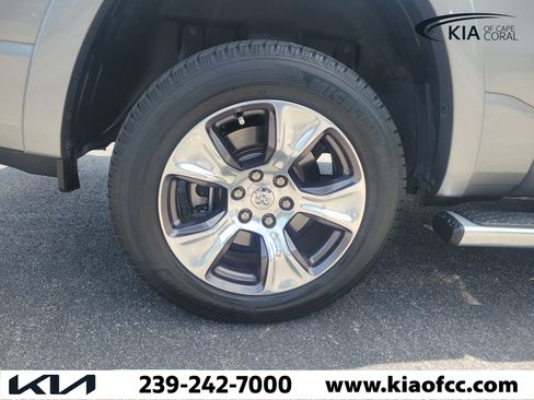Used 2019 RAM 1500 Laramie RWD image 11