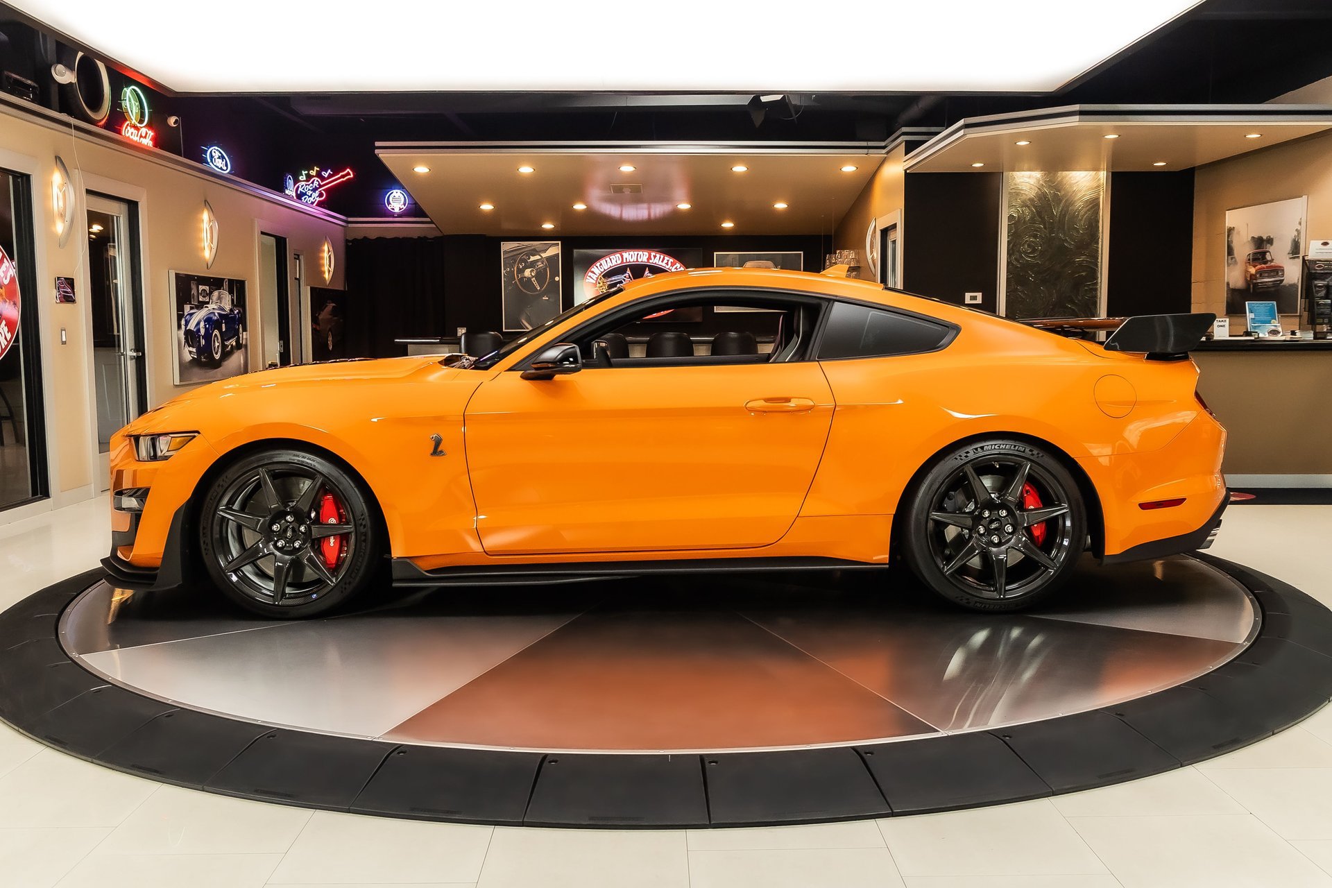 Used 2020 Ford Mustang Shelby GT500 w/ Carbon Fiber Track Pack RWD image 18