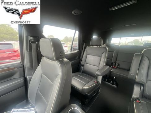 Used 2023 Chevrolet Tahoe Premier RWD image 12