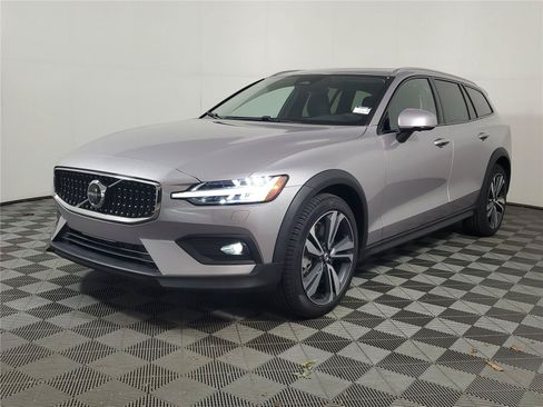 New 2026 Volvo V60 B5 Cross Country Plus w/ Protection Package Premier AWD/4WD image 3