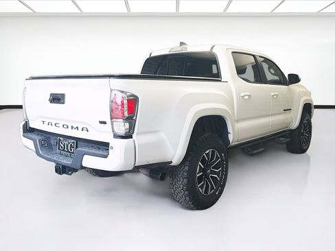 Used 2021 Toyota Tacoma TRD Sport image 4