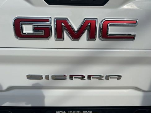 Used 2025 GMC Sierra 2500 AT4 w/ AT4 Premium Plus Package AWD/4WD image 31