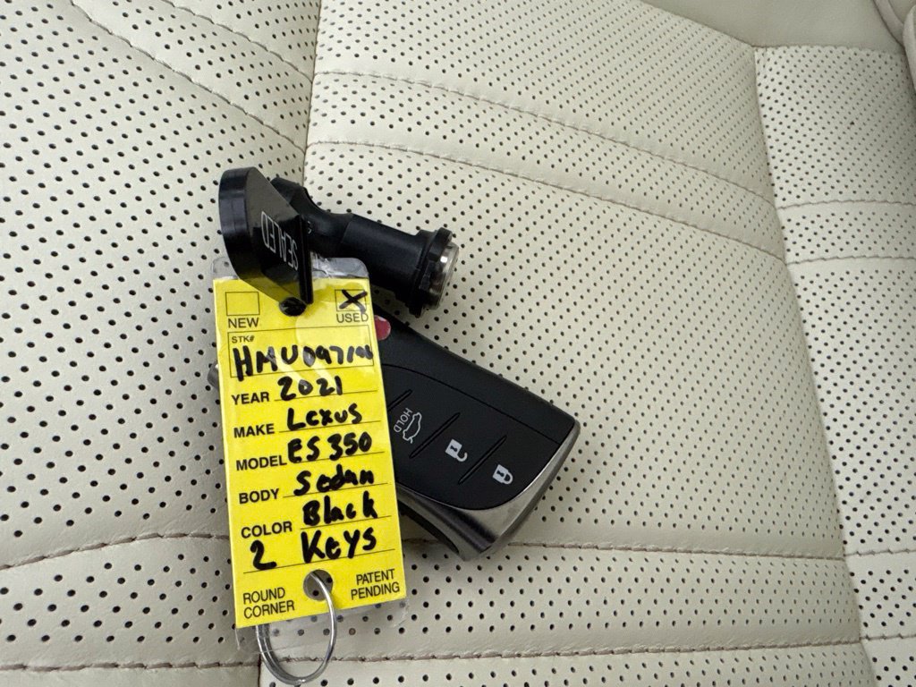 Used 2021 Lexus ES 350 Ultra Luxury w/ Accessory Package 2 FWD image 40