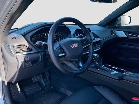 Used 2025 Cadillac CT4 Luxury image 9