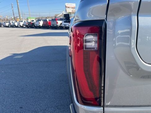 New 2025 GMC Sierra 2500 SLT w/ SLT Convenience Package image 8